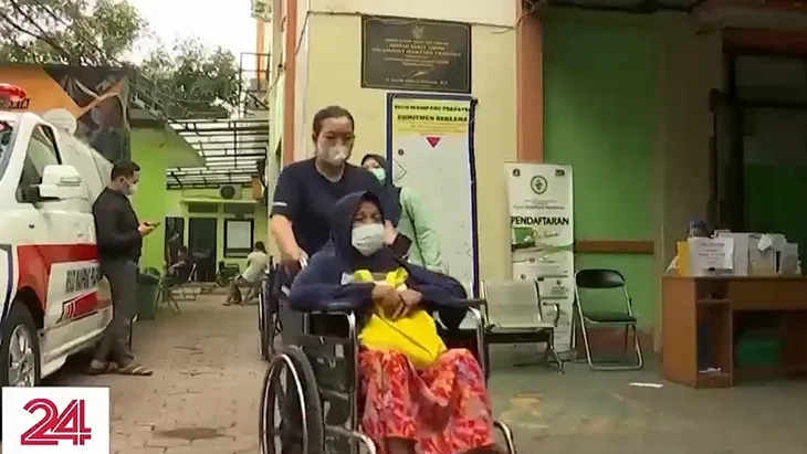 Indonesia cho phép chuyên gia y tế nước ngoài hành nghề - Ảnh 1. Indonesia cho phép chuyên gia y tế nước ngoài hành nghề - Ảnh 1.