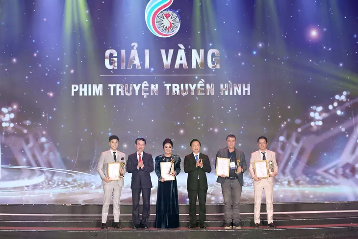 Ngân Quỳnh: Giải Nữ diễn viên xuất sắc LHTHTQ lần thứ 41 là bất ngờ lớn - Ảnh 1. Ngân Quỳnh: Giải Nữ diễn viên xuất sắc LHTHTQ lần thứ 41 là bất ngờ lớn - Ảnh 1.