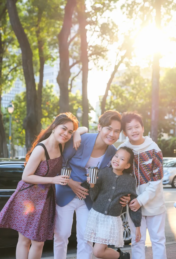 MC Hồng Phúc kỉ niệm ngày cưới bằng bộ ảnh đặc biệt - Ảnh 15. MC Hồng Phúc kỉ niệm ngày cưới bằng bộ ảnh đặc biệt - Ảnh 15.
