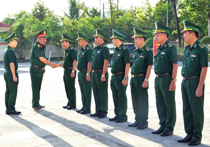 Bộ Quốc phòng kiểm tra công tác phổ biến giáo dục pháp luật, xử lý vi phạm hành chính - Ảnh 1. Bộ Quốc phòng kiểm tra công tác phổ biến giáo dục pháp luật, xử lý vi phạm hành chính - Ảnh 1.