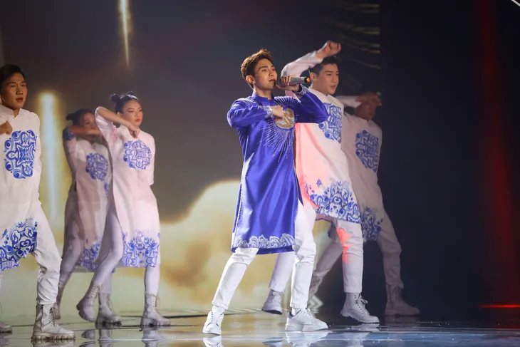 Rapper Pháo lần đầu công khai bạn trai trên sân khấu The Heroes? - Ảnh 4. Rapper Pháo lần đầu công khai bạn trai trên sân khấu The Heroes? - Ảnh 4.