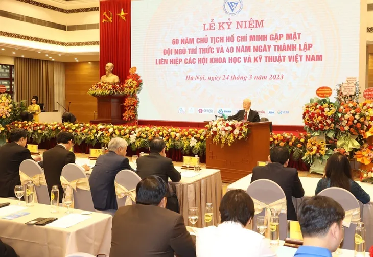 Trí thức là vốn liếng quý báu của dân tộc - Ảnh 1. Trí thức là vốn liếng quý báu của dân tộc - Ảnh 1.