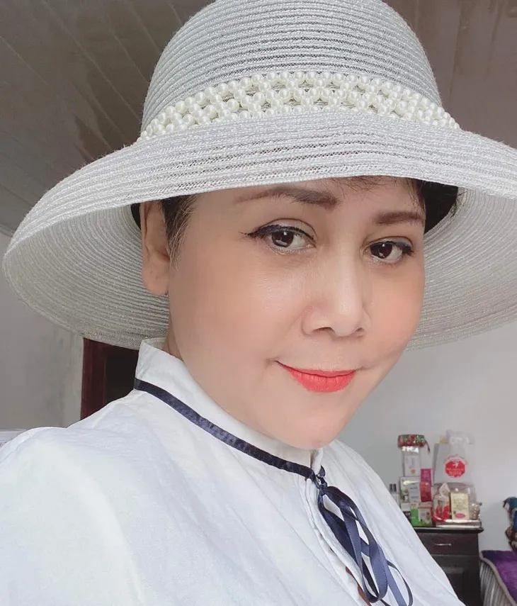 MC Thành Trung hạnh phúc bên bà xã kỷ niệm 10 bên nhau, Linh Rin chia sẻ ảnh hiếm đám cưới - Ảnh 4. MC Thành Trung hạnh phúc bên bà xã kỷ niệm 10 bên nhau, Linh Rin chia sẻ ảnh hiếm đám cưới - Ảnh 4.