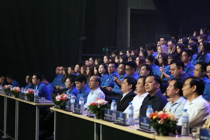 Bí thư Đảng ủy Khối các cơ quan Trung ương đối thoại với đoàn viên, thanh niên tiêu biểu năm 2023 - Ảnh 6. Bí thư Đảng ủy Khối các cơ quan Trung ương đối thoại với đoàn viên, thanh niên tiêu biểu năm 2023 - Ảnh 6.