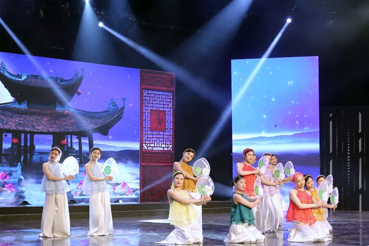 Rực rỡ sắc màu tại Dạ hội Thanh niên VTV 2023 - Ảnh 1. Rực rỡ sắc màu tại Dạ hội Thanh niên VTV 2023 - Ảnh 1.