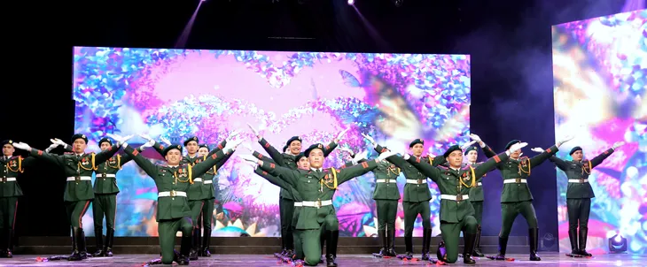Rực rỡ sắc màu tại Dạ hội Thanh niên VTV 2023 - Ảnh 10. Rực rỡ sắc màu tại Dạ hội Thanh niên VTV 2023 - Ảnh 10.