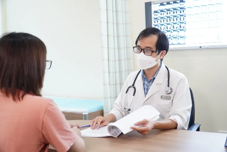 Nhiều trẻ em, người già nhập viện do dịch bệnh hô hấp - Ảnh 1. Nhiều trẻ em, người già nhập viện do dịch bệnh hô hấp - Ảnh 1.