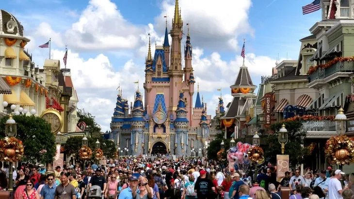 Walt Disney bắt đầu sa thải 7.000 nhân viên - Ảnh 1. Walt Disney bắt đầu sa thải 7.000 nhân viên - Ảnh 1.