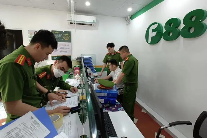 Bắc Giang: 17/18 điểm kinh doanh F88 vi phạm điều kiện an ninh trật tự - Ảnh 1. Bắc Giang: 17/18 điểm kinh doanh F88 vi phạm điều kiện an ninh trật tự - Ảnh 1.