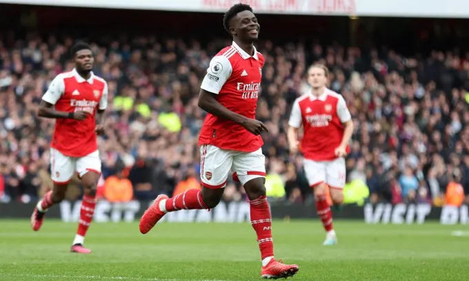 Arsenal tăng lương khủng nhằm giữ chân Saka - Ảnh 1. Arsenal tăng lương khủng nhằm giữ chân Saka - Ảnh 1.