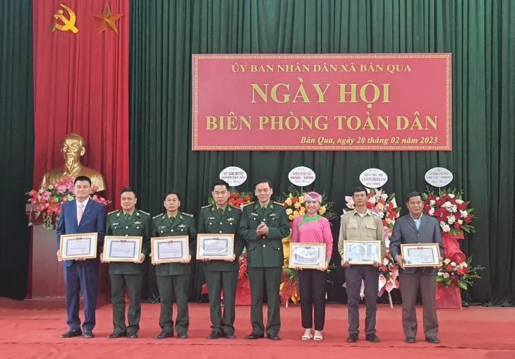 Trân quý hình ảnh người lính quân hàm xanh - Ảnh 2. Trân quý hình ảnh người lính quân hàm xanh - Ảnh 2.