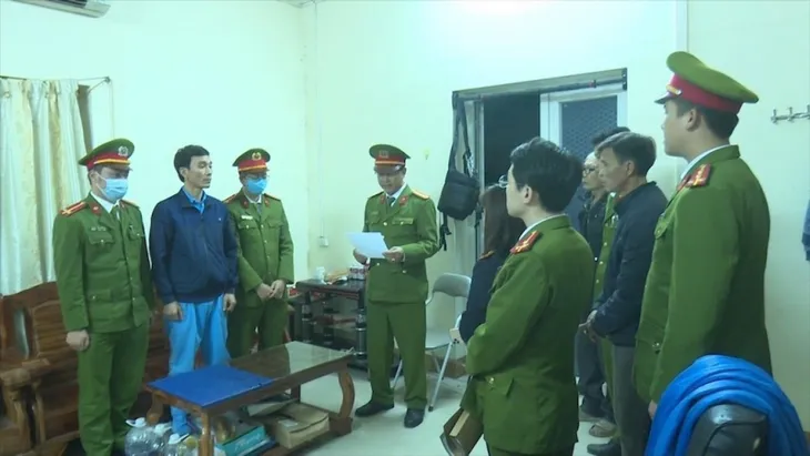 Phú Thọ: Bắt tạm giam Phó Giám đốc Trung tâm Đăng kiểm xe cơ giới 19-02D - Ảnh 1. Phú Thọ: Bắt tạm giam Phó Giám đốc Trung tâm Đăng kiểm xe cơ giới 19-02D - Ảnh 1.