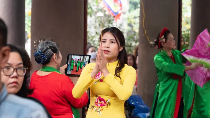 Tổ chức lễ hội kỉ niệm 760 năm ngày sinh Bà Chúa Kho - Ảnh 7. Tổ chức lễ hội kỉ niệm 760 năm ngày sinh Bà Chúa Kho - Ảnh 7.