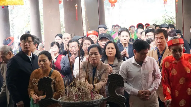 Tổ chức lễ hội kỉ niệm 760 năm ngày sinh Bà Chúa Kho - Ảnh 6. Tổ chức lễ hội kỉ niệm 760 năm ngày sinh Bà Chúa Kho - Ảnh 6.