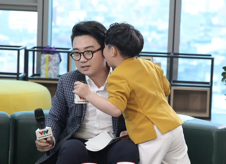MC Sơn Lâm đau đầu với độ quậy của bộ đôi Voi - Happi Đừng làm mẹ cáu - Ảnh 21.
