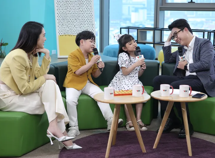 MC Sơn Lâm đau đầu với độ quậy của bộ đôi Voi - Happi Đừng làm mẹ cáu - Ảnh 32.
