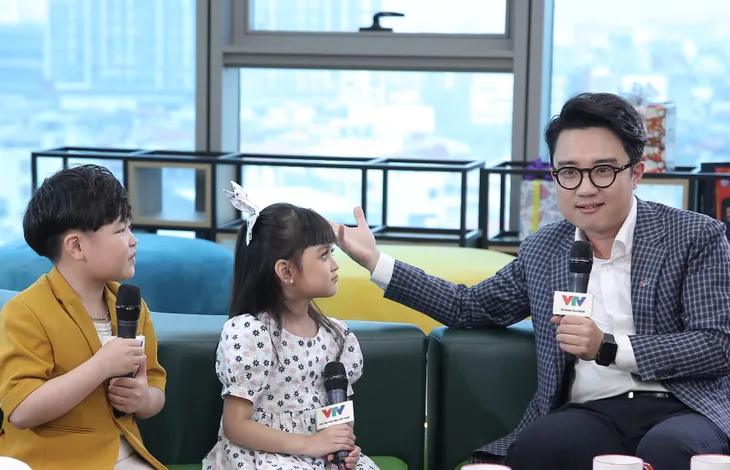 MC Sơn Lâm đau đầu với độ quậy của bộ đôi Voi - Happi Đừng làm mẹ cáu - Ảnh 35.