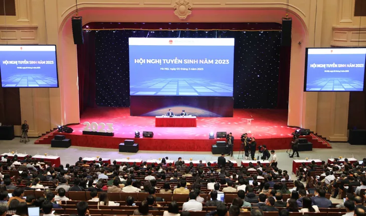 Sẽ rút ngắn thời gian tuyển sinh đại học đợt 1 - Ảnh 1. Sẽ rút ngắn thời gian tuyển sinh đại học đợt 1 - Ảnh 1.