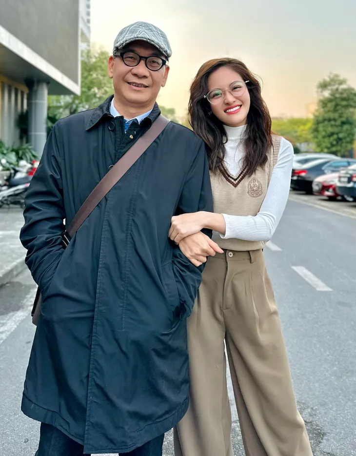Thùy Anh cảm thấy như con gái của nghệ sĩ Tú Oanh, Đức Khuê - Ảnh 4. Thùy Anh cảm thấy như con gái của nghệ sĩ Tú Oanh, Đức Khuê - Ảnh 4.