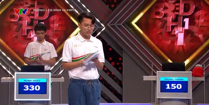 Đường lên đỉnh Olympia 23: Nam sinh Huế giành 330 điểm bước vào thi Tháng - Ảnh 5. Đường lên đỉnh Olympia 23: Nam sinh Huế giành 330 điểm bước vào thi Tháng - Ảnh 5.