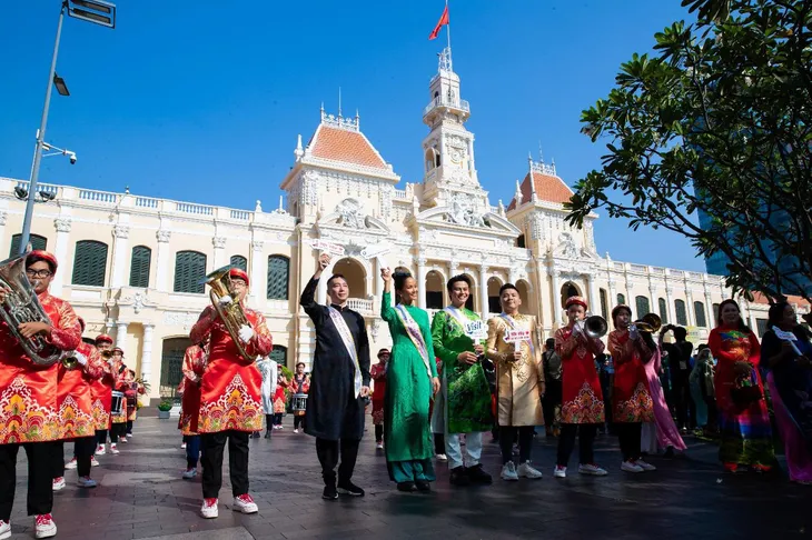 NTK Đỗ Trịnh Hoài Nam đảm nhận vai trò đại sứ Lễ hội áo dài TP Hồ Chí Minh 2023 - Ảnh 2. NTK Đỗ Trịnh Hoài Nam đảm nhận vai trò đại sứ Lễ hội áo dài TP Hồ Chí Minh 2023 - Ảnh 2.