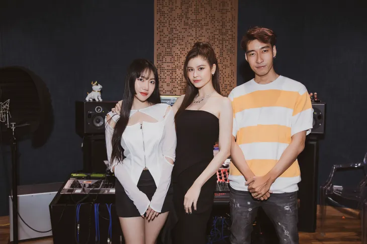 Phù thủy nhạc phim tiếp tục xuất chiêu - Ảnh 1. Phù thủy nhạc phim tiếp tục xuất chiêu - Ảnh 1.