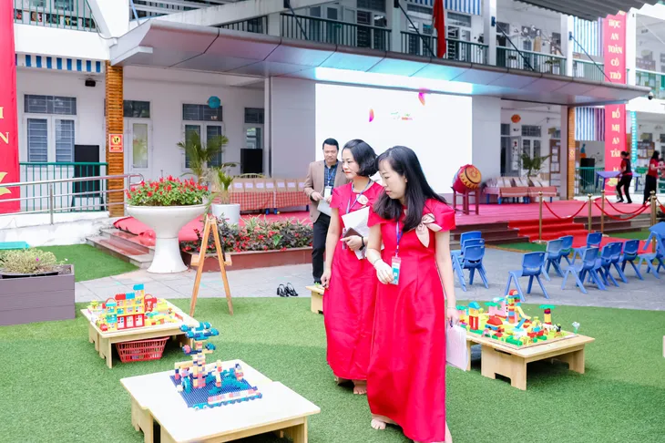 Trường mầm non Tương Mai tổ chức hội thi Bé khéo tay chào mừng ngày 8/3 - Ảnh 4. Trường mầm non Tương Mai tổ chức hội thi Bé khéo tay chào mừng ngày 8/3 - Ảnh 4.