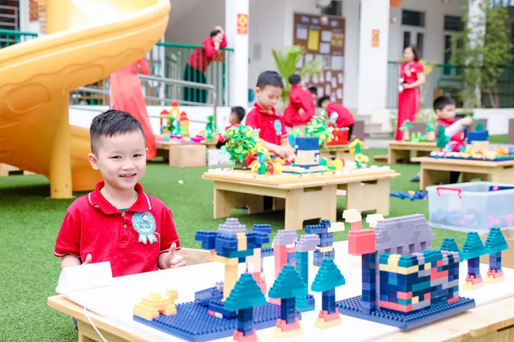 Trường mầm non Tương Mai tổ chức hội thi Bé khéo tay chào mừng ngày 8/3 - Ảnh 9. Trường mầm non Tương Mai tổ chức hội thi Bé khéo tay chào mừng ngày 8/3 - Ảnh 9.