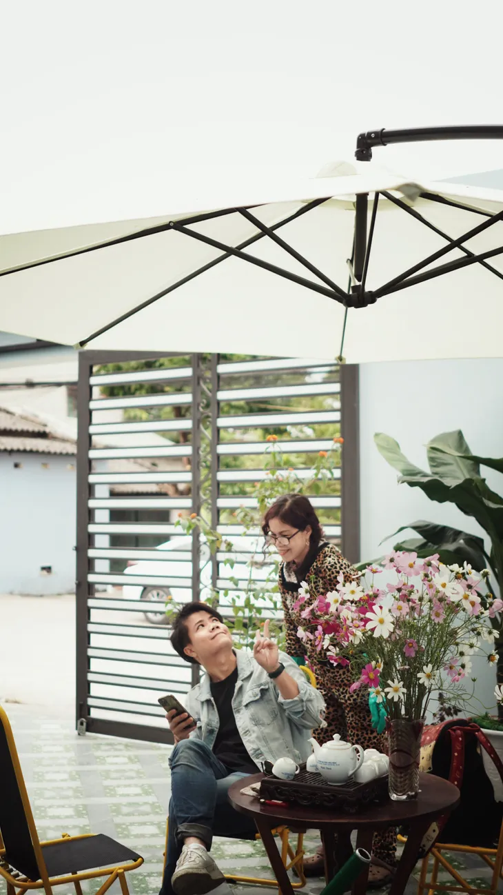 Đinh Mạnh Ninh ra mắt ca khúc mới dành tặng các mẹ nhân ngày 8/3 - Ảnh 2. Đinh Mạnh Ninh ra mắt ca khúc mới dành tặng các mẹ nhân ngày 8/3 - Ảnh 2.
