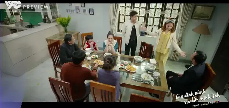 Gia đình mình vui bất thình lình - Tập 1: Cả nhà tá hoả vì cậu út đòi lấy vợ - Ảnh 5. Gia đình mình vui bất thình lình - Tập 1: Cả nhà tá hoả vì cậu út đòi lấy vợ - Ảnh 5.