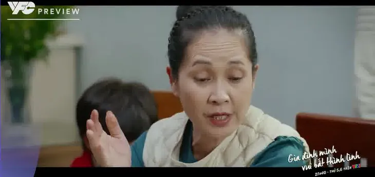 Gia đình mình vui bất thình lình - Tập 1: Cả nhà tá hoả vì cậu út đòi lấy vợ - Ảnh 6. Gia đình mình vui bất thình lình - Tập 1: Cả nhà tá hoả vì cậu út đòi lấy vợ - Ảnh 6.