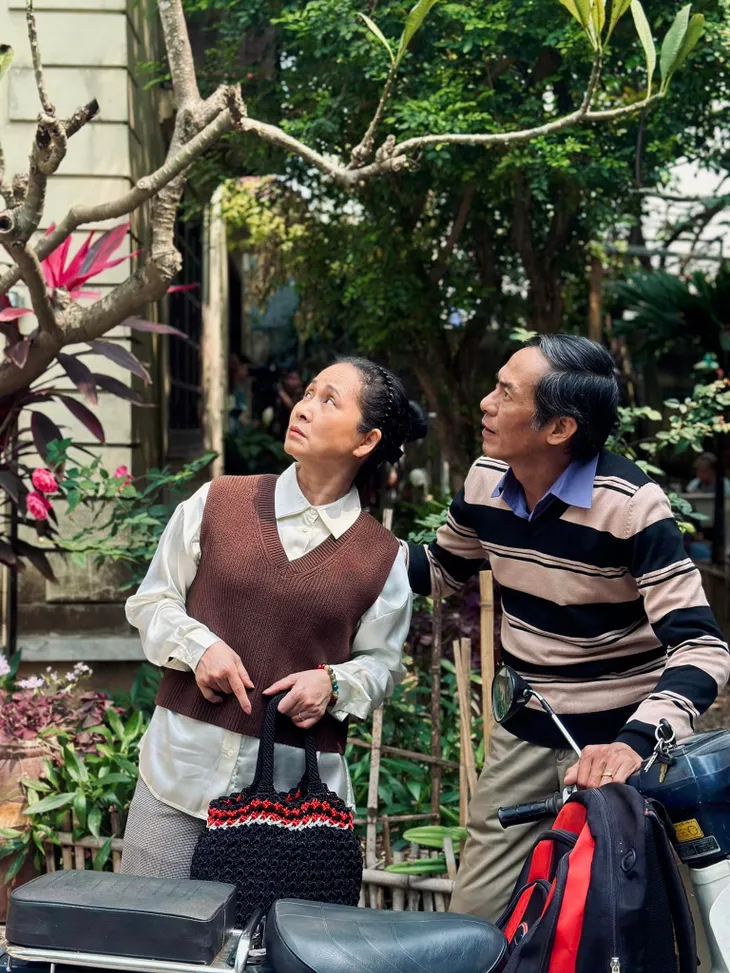 Phim trường tuần qua: NSƯT Hoàng Hải cùng Thanh Hương hóa dân quê - Ảnh 5. Phim trường tuần qua: NSƯT Hoàng Hải cùng Thanh Hương hóa dân quê - Ảnh 5.