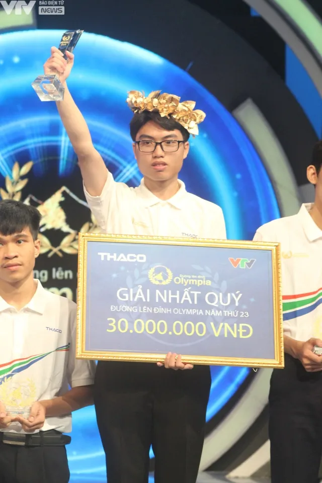 Khoảnh khắc đáng yêu ở cuộc thi Quý 4 Đường lên đỉnh Olympia 2023 - Ảnh 21. Khoảnh khắc đáng yêu ở cuộc thi Quý 4 Đường lên đỉnh Olympia 2023 - Ảnh 21.