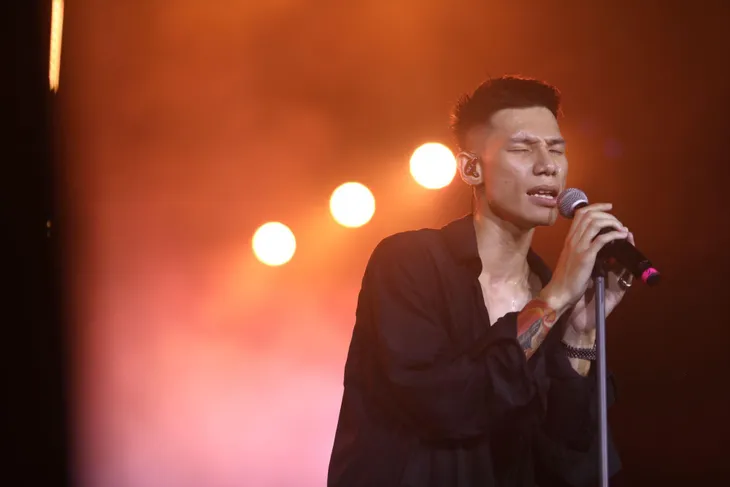 HAY FEST 2023: Hơn 100 màn trình diễn trong 10 giờ đồng hồ và gần 10.000 khán giả cuồng nhiệt - Ảnh 7. HAY FEST 2023: Hơn 100 màn trình diễn trong 10 giờ đồng hồ và gần 10.000 khán giả cuồng nhiệt - Ảnh 7.