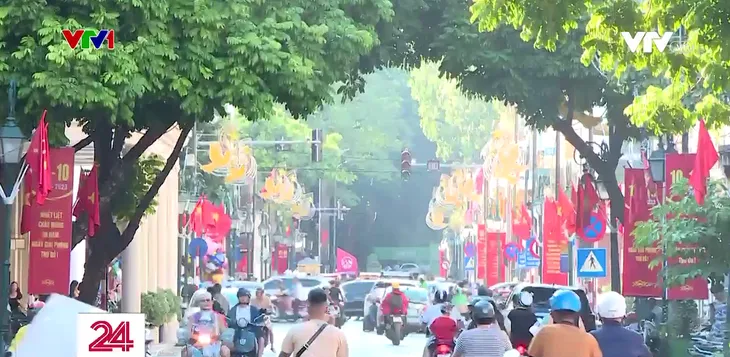 Nhiều hoạt động kỷ niệm 69 năm Ngày Giải phóng Thủ đô - Ảnh 1.