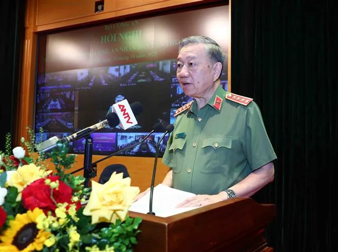Người dân, doanh nghiệp là trung tâm phục vụ của chuyển đổi số - Ảnh 3. Người dân, doanh nghiệp là trung tâm phục vụ của chuyển đổi số - Ảnh 3.