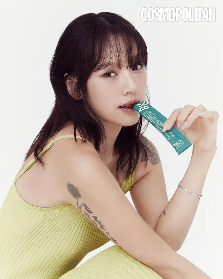 Lee Hyori khoe vẻ đẹp vượt thời gian trên bìa Cosmopolitan - Ảnh 2. Lee Hyori khoe vẻ đẹp vượt thời gian trên bìa Cosmopolitan - Ảnh 2.