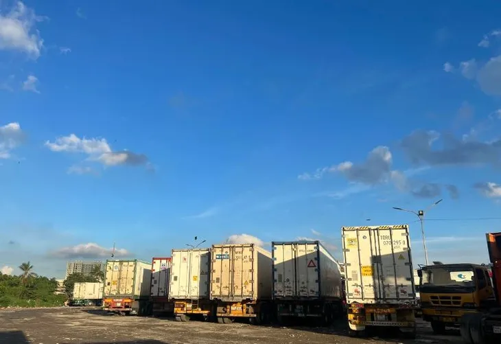 Khởi tố chồng hung thủ trong vụ sát hại cô gái ở chợ đầu mối Thủ Đức - Ảnh 1. Khởi tố chồng hung thủ trong vụ sát hại cô gái ở chợ đầu mối Thủ Đức - Ảnh 1.