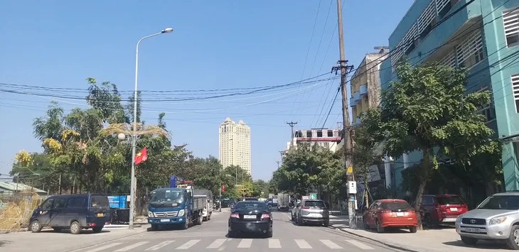 Khách du lịch Việt Nam có thể tự lái xe qua cửa khẩu Móng Cái 600km vào Trung Quốc - Ảnh 1. Khách du lịch Việt Nam có thể tự lái xe qua cửa khẩu Móng Cái 600km vào Trung Quốc - Ảnh 1.