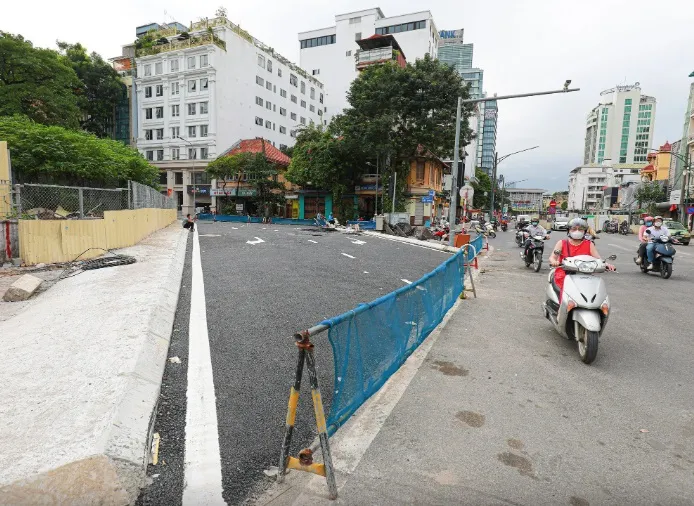 Hoàn trả mặt đường tuyến metro Nhổn - Ga Hà Nội - Ảnh 3. Hoàn trả mặt đường tuyến metro Nhổn - Ga Hà Nội - Ảnh 3.