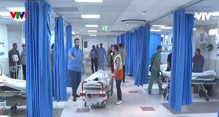 Bệnh viện ở Dải Gaza sắp cạn kiệt nguồn thuốc cấp cứu bệnh nhân - Ảnh 2. Bệnh viện ở Dải Gaza sắp cạn kiệt nguồn thuốc cấp cứu bệnh nhân - Ảnh 2.