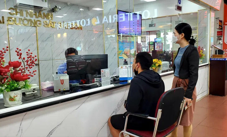 Ga Sài Gòn mở bán hơn 200.000 vé tàu Tết Giáp Thìn - Ảnh 1. Ga Sài Gòn mở bán hơn 200.000 vé tàu Tết Giáp Thìn - Ảnh 1.