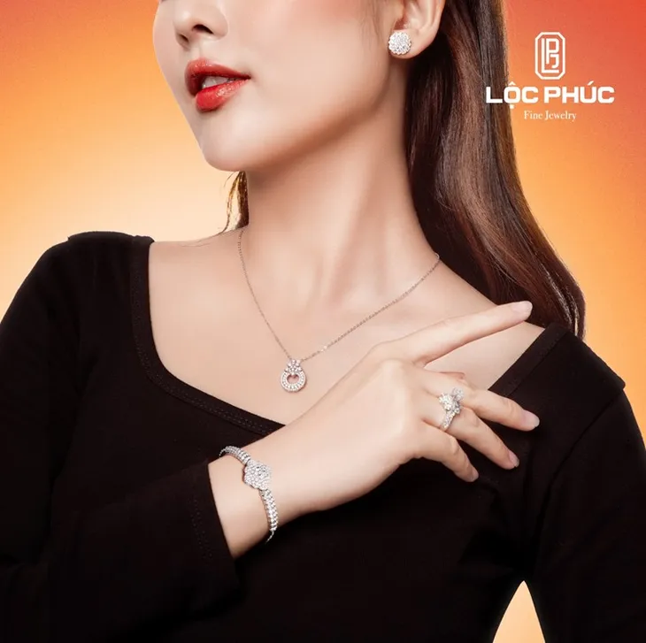 Mừng 20/10, Lộc Phúc Fine Jewelry giảm 16% trang sức kim cương - Ảnh 1. Mừng 20/10, Lộc Phúc Fine Jewelry giảm 16% trang sức kim cương - Ảnh 1.