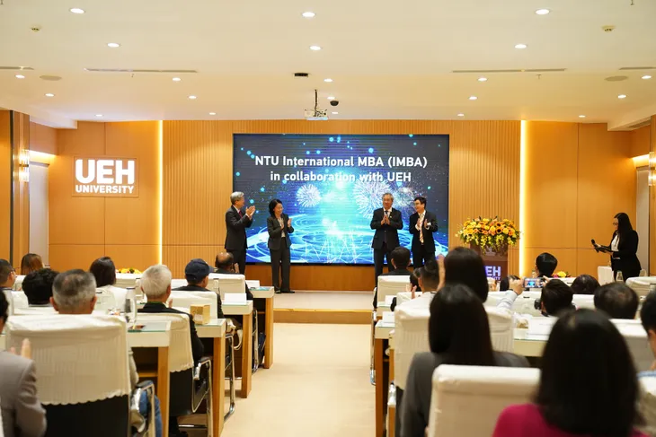 Bắt đầu chuẩn bị nhân lực xanh cho nền kinh tế xanh - Ảnh 3. Bắt đầu chuẩn bị nhân lực xanh cho nền kinh tế xanh - Ảnh 3.
