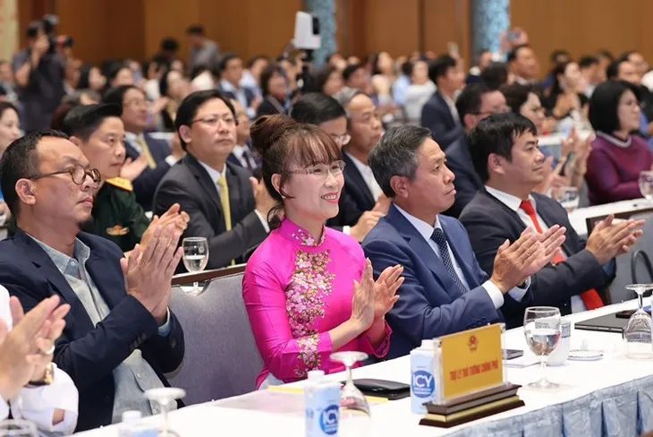 Cộng đồng doanh nhân Việt cùng nỗ lực vì tương lai Việt Nam hùng cường, thịnh vượng - Ảnh 3. Cộng đồng doanh nhân Việt cùng nỗ lực vì tương lai Việt Nam hùng cường, thịnh vượng - Ảnh 3.