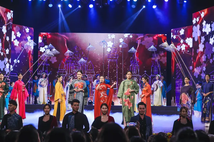 Bước chân di sản đoạt giải thưởng toàn quốc về thông tin đối ngoại - Ảnh 1. Bước chân di sản đoạt giải thưởng toàn quốc về thông tin đối ngoại - Ảnh 1.