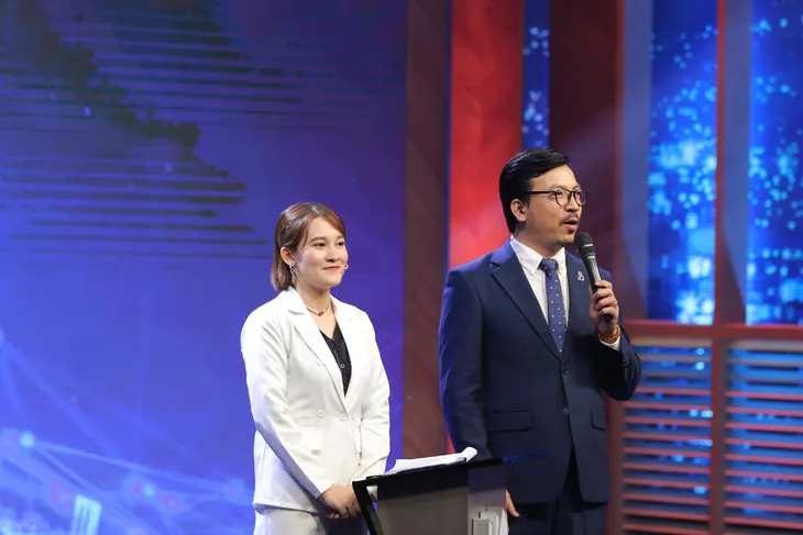 Xuất hiện nút Cơ hội vàng đầu tiên của Cơ hội cho ai mùa 5 - Ảnh 2. Xuất hiện nút Cơ hội vàng đầu tiên của Cơ hội cho ai mùa 5 - Ảnh 2.