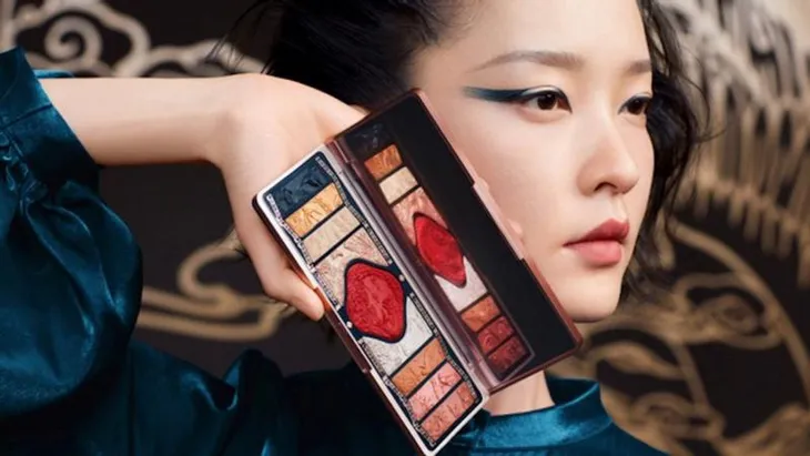Mỹ phẩm nội địa Trung Quốc nhắm đến khách hàng trẻ - Ảnh 1. Mỹ phẩm nội địa Trung Quốc nhắm đến khách hàng trẻ - Ảnh 1.