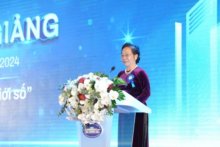 1.000 tân sinh viên tưng bừng dự lễ khai giảng đại học CMC  - Ảnh 2.