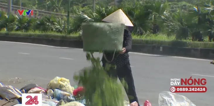 Những núi rác tự phát ngay giữa Thủ đô - Ảnh 2. Những núi rác tự phát ngay giữa Thủ đô - Ảnh 2.
